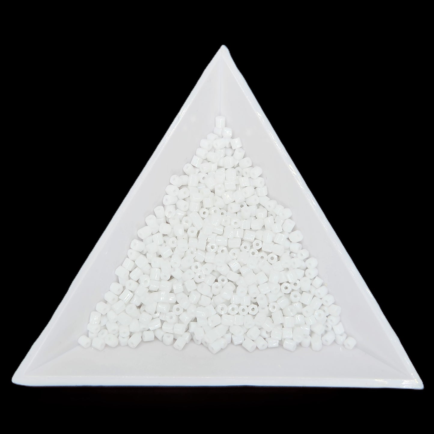 10C-03050, Czech 2 Cut 22g Chalk White