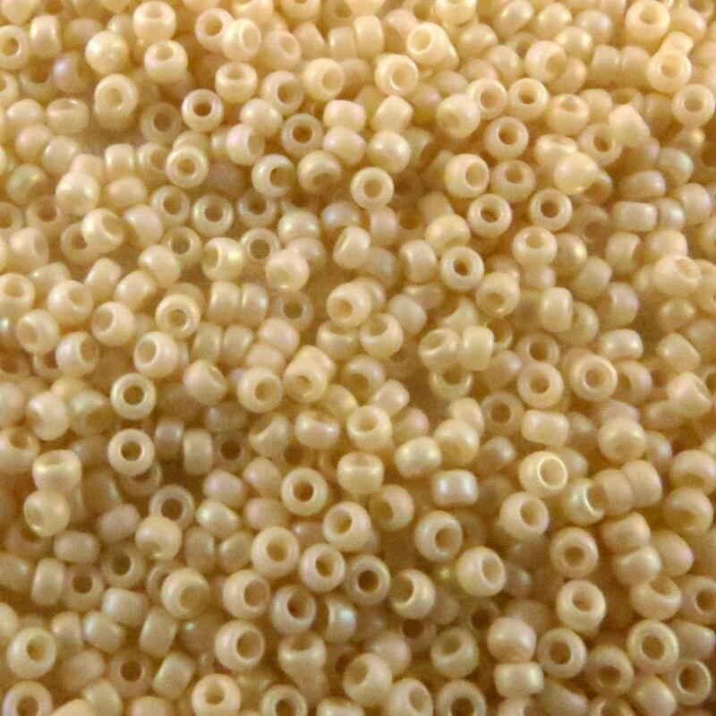 15-492FR, Miyuki 8.2g Matte Cream AB