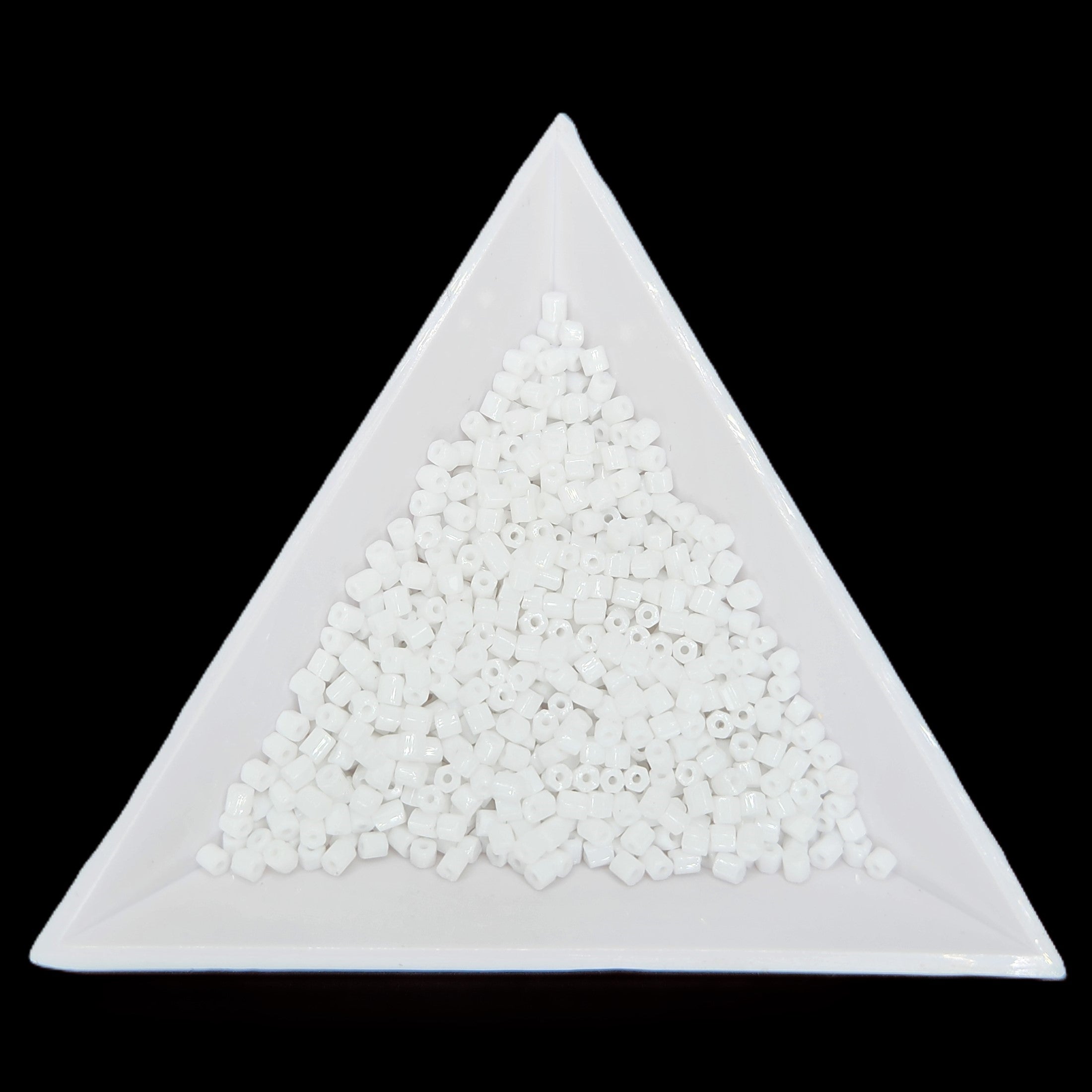 10C-03050, Czech 2 Cut 22g Chalk White