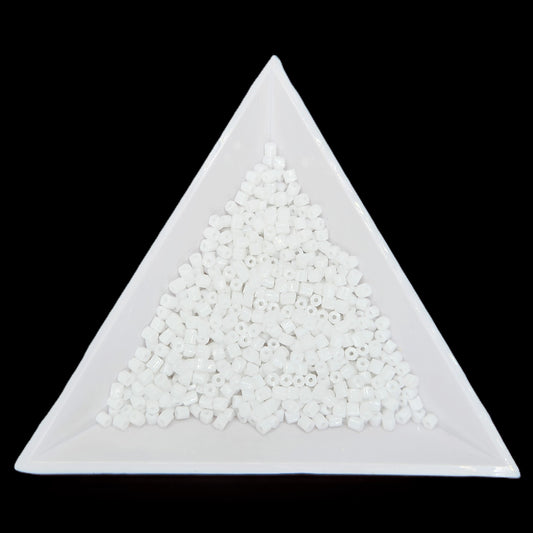 10C-03050, Czech 2 Cut 22g Chalk White