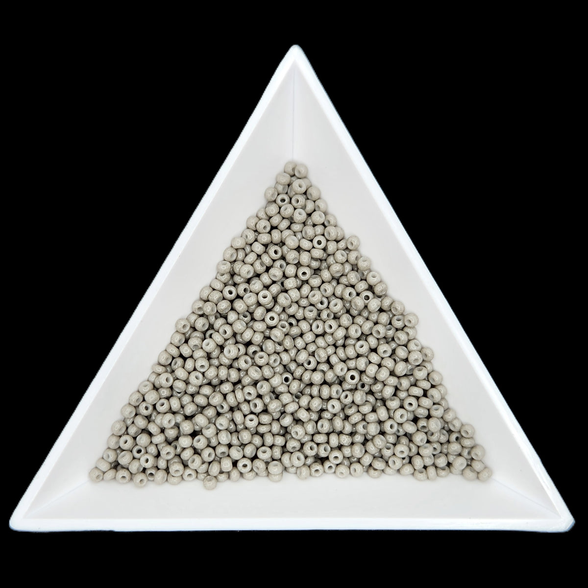 11-03641, Czech 22g Grey Chalk Dyed Solgel